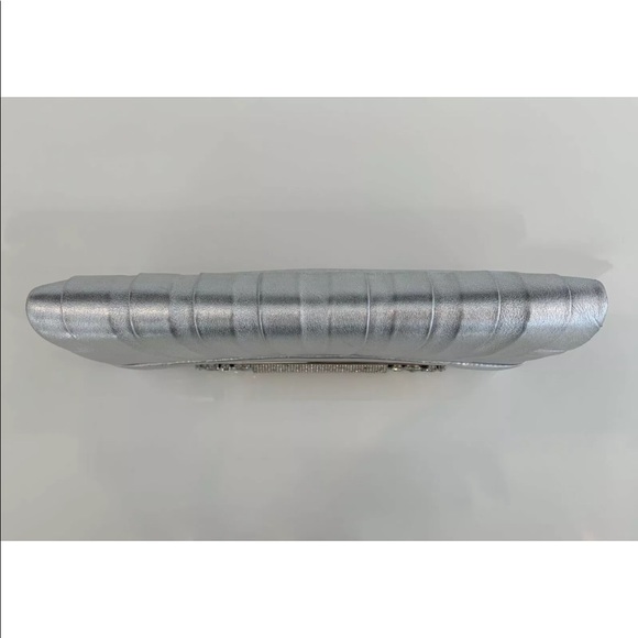 RENE CAOVILLA METALLIC SILVER LEATHER EMBELLISHED CLUTCH - Picture 6 of 13